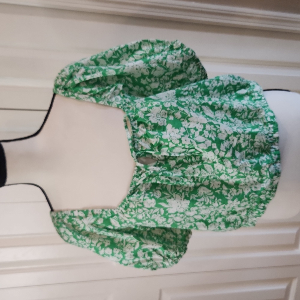 Universal Threads,  NWT,  Women's Top,  Size XL,  Green,  White,  Floral
